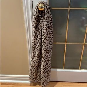 Leopard scarf